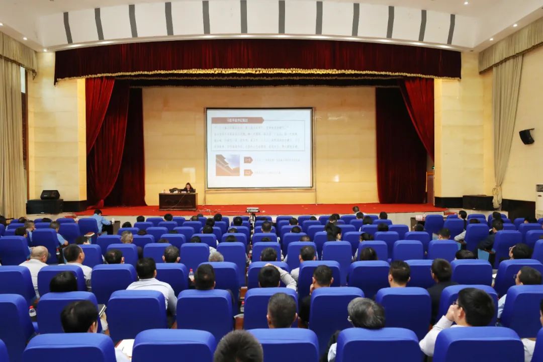 海钢海？？？？？笸沤峋傩械撤缌教育专题党课 以案明纪以案说法.jpg