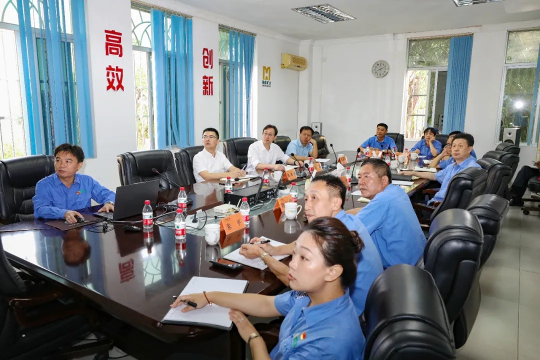 海南省总工会副主席陈波一行到南宫28NG相信品牌力量调研指导1.webp.jpg