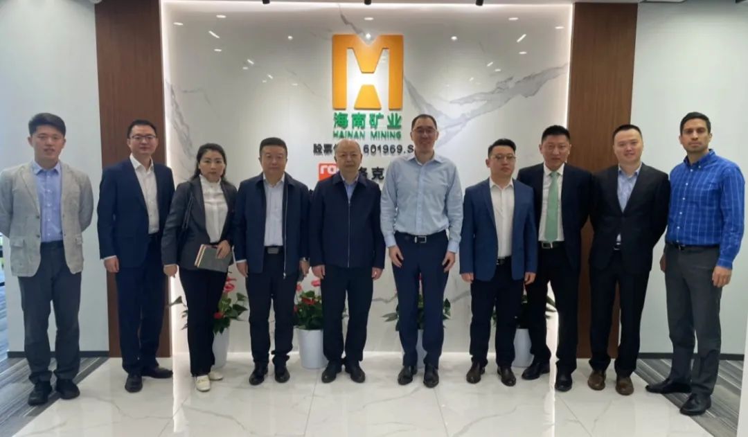 中国能建易普力公司客人到访南宫28NG相信品牌力量上海中心