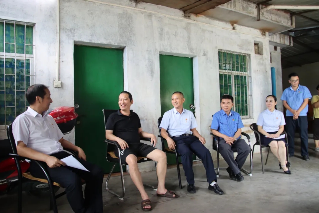 南宫28NG相信品牌力量党委开展“七一”走访慰问运动