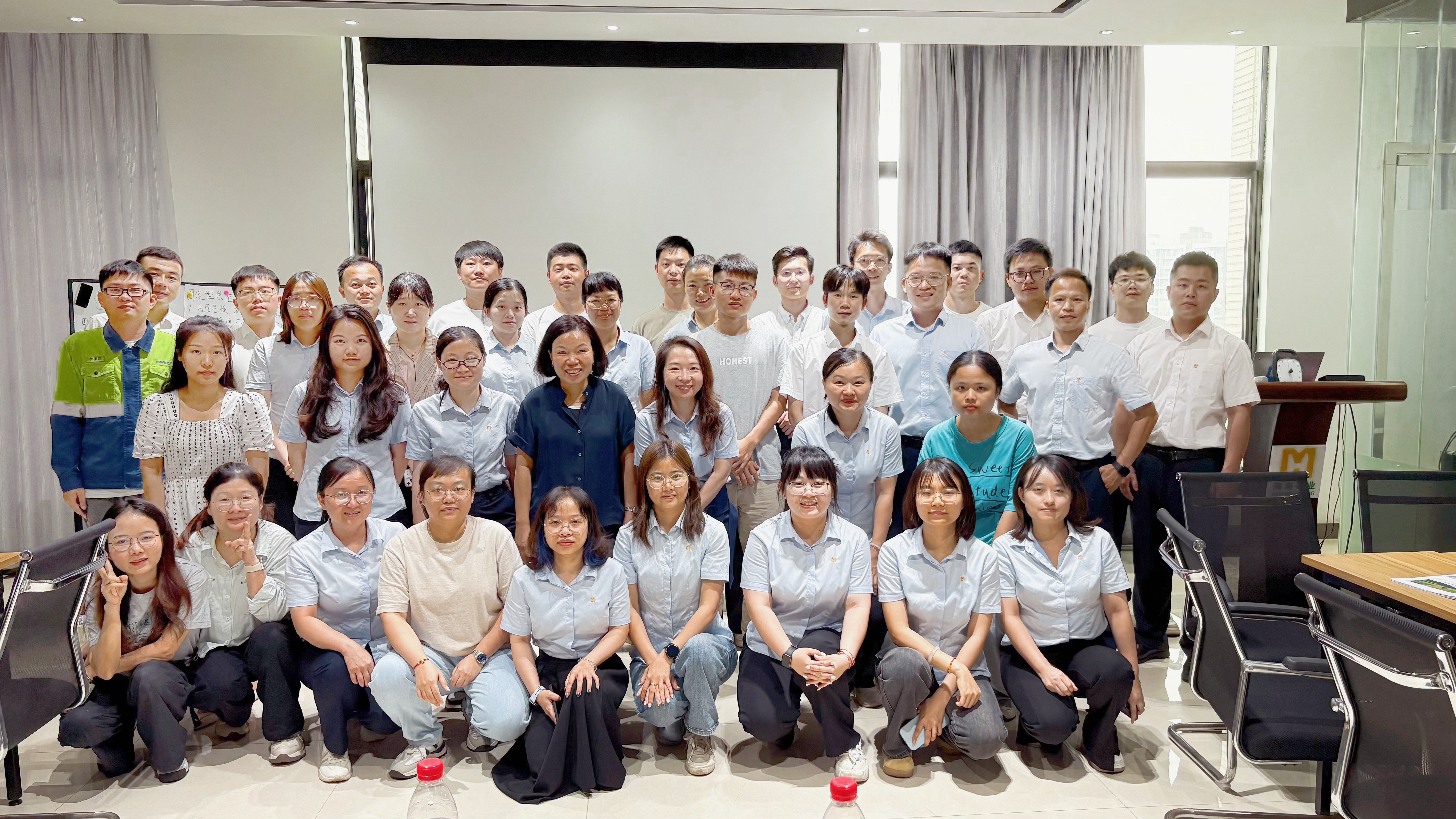 聚焦能力提升丨南宫28NG相信品牌力量举行“拥抱生长头脑，，，，，，重塑职场未来”事情坊